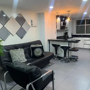 hermoso-y-nuevo-apartamento-en-laureles.colombiamedellinhotels.com/